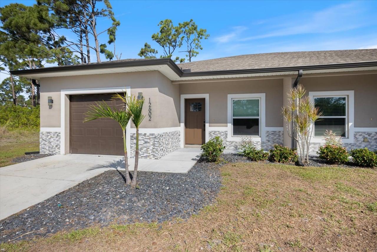 12602 / 12604 Buffing Road, Port Charlotte